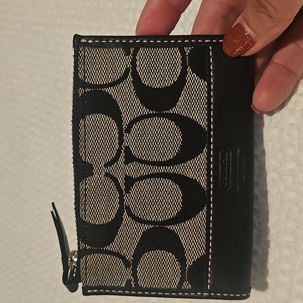 Coach Wristlet Coin - Picture 6 of 6